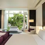 Le Meridien Dubai Hotel & Conference Centre