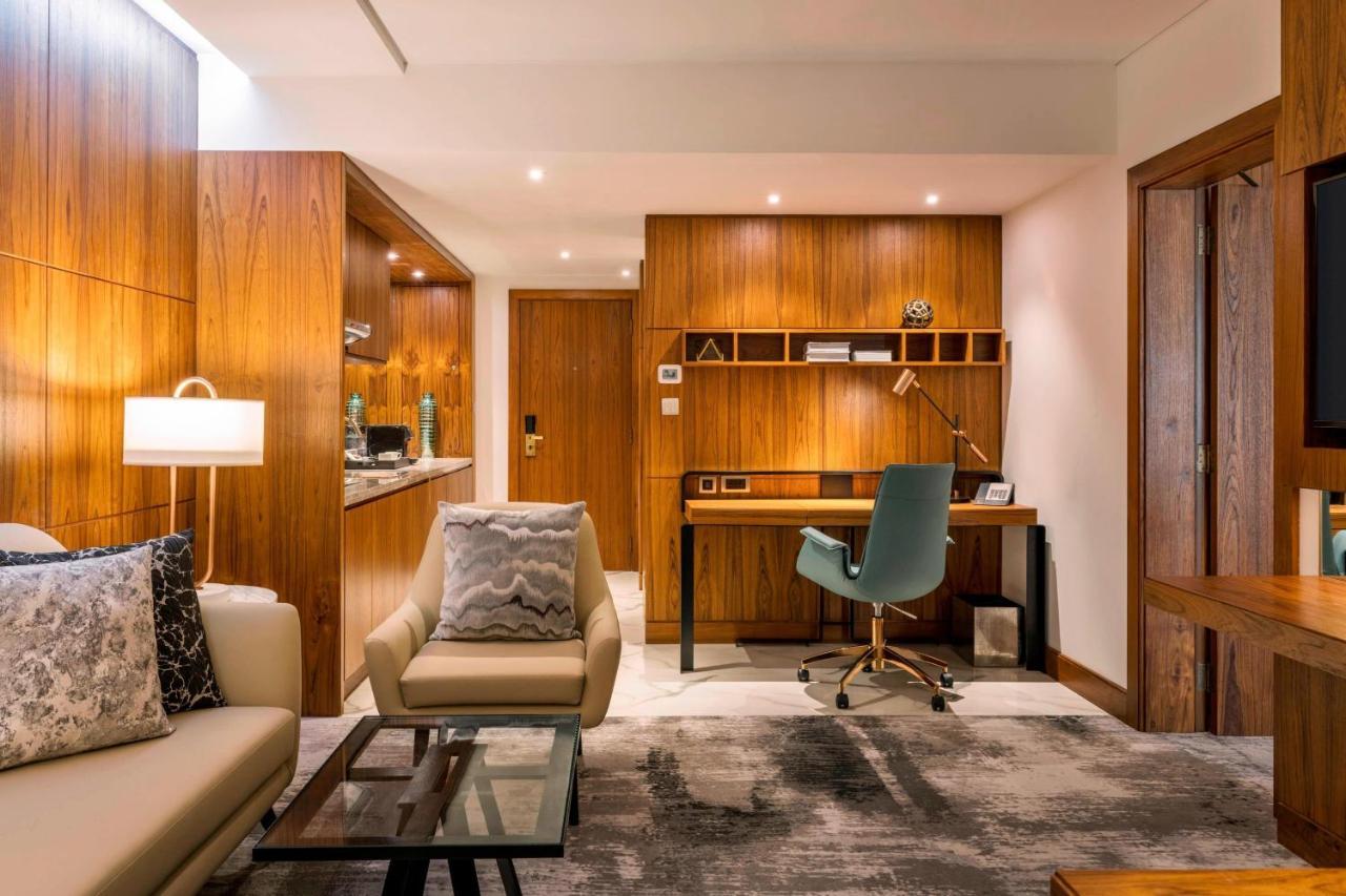 Le Meridien & Conference Centre 5*